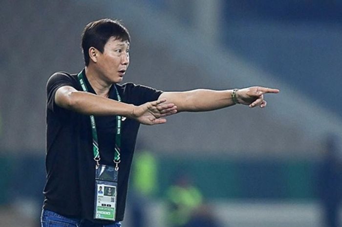 HLV Kim Sang-sik tìm lời giải cho hàng thủ U23 Việt Nam trước U23 Hàn Quốc