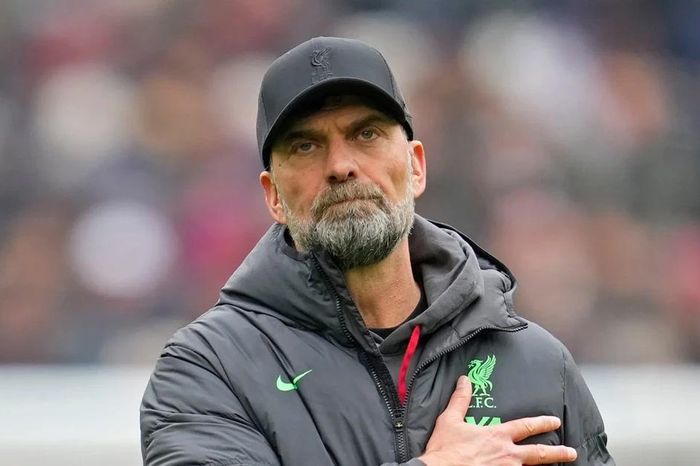 HLV Klopp úp mở tái xuất