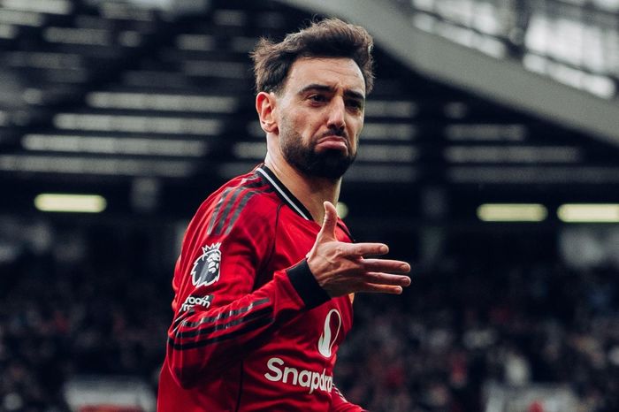 Hơn 1 triệu HLV online bùng nổ với Bruno Fernandes