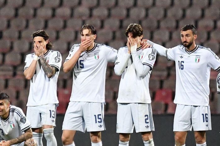Italia lần thứ 3 lỡ World Cup: Azzurri chìm trong địa ngục