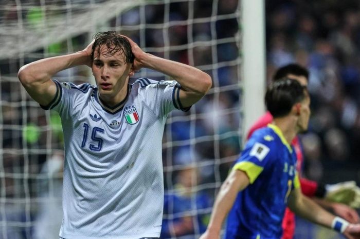 Italy lại lỡ hẹn với World Cup sau thất bại cay đắng