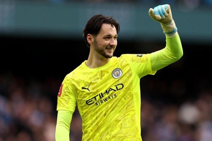 James Trafford rực sáng giúp Man City đi tiếp: Nghịch lý của một 'kép phụ' quá giỏi