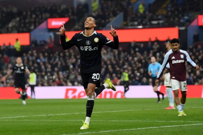 Joao Pedro lập hat-trick, Chelsea ngược dòng hạ Aston Villa