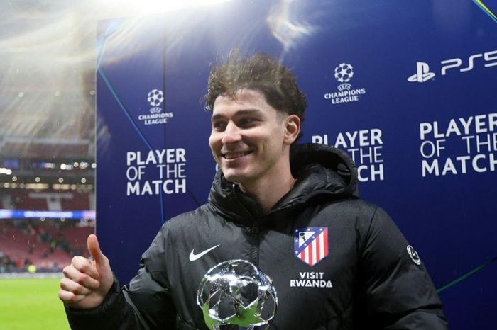 Julian Alvarez rực sáng trước Tottenham: Atletico Madrid gửi thông điệp đanh thép tới Barca và Arsenal