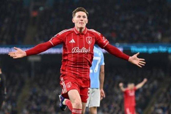 Kế hoạch đại tu hàng tiền vệ Man Utd: Tìm kiếm 'lá chắn thép' đá cặp cùng Kobbie Mainoo