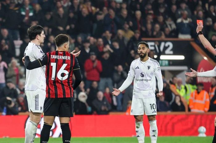'Khẩu chiến' căng thẳng sau trận M.U hòa tiếc nuối trước Bournemouth