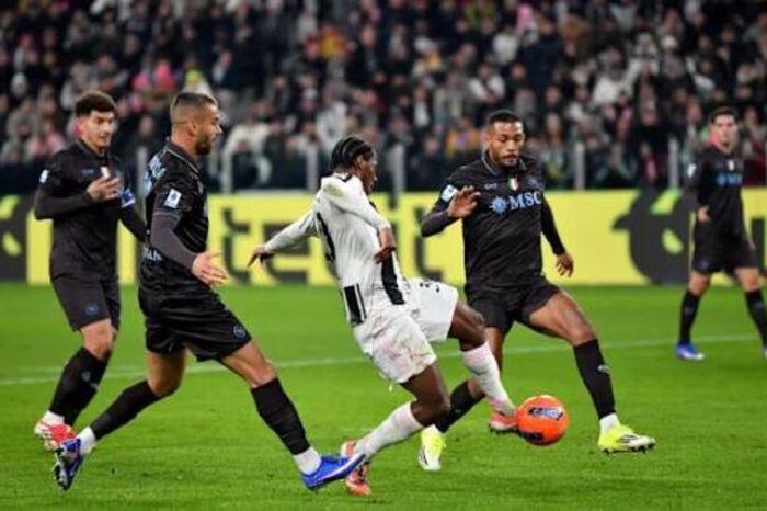 Khoảnh khắc thiên tài của Locatelli giúp Juventus hủy diệt Napoli