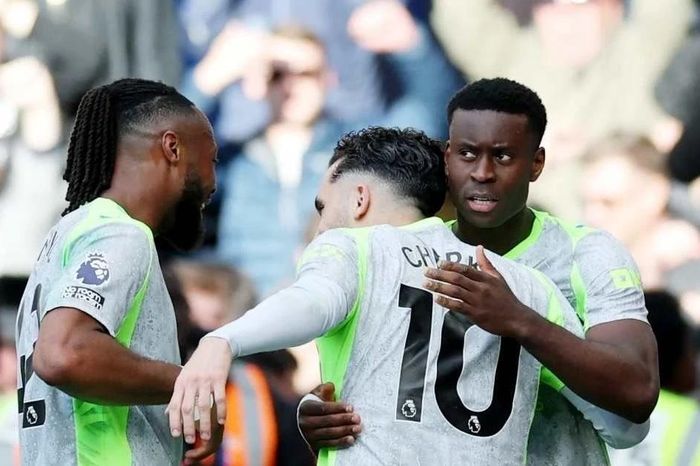 Kịch bản nghẹt thở cho Arsenal và Man City ở Ngoại hạng Anh