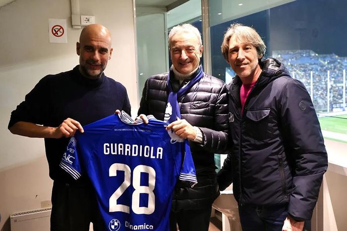 Kinh ngạc Pep Guardiola bất ngờ ghé thăm CLB hạng ba