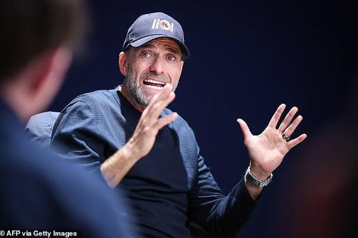 Klopp nổi giận trước tin đồn vô lý