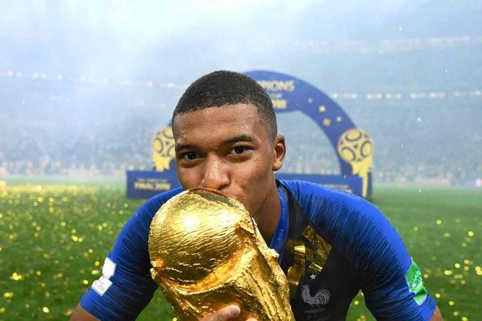 Kylian Mbappe tại World Cup 2018: Bước chạy thần tốc xé toang kỷ nguyên Messi