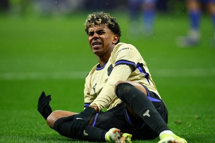 Lamine Yamal lên tiếng giữa áp lực tại Barcelona