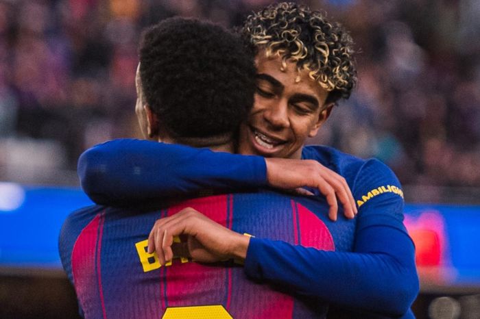 Lamine Yamal phá kỷ lục của Mbappe, Hansi Flick nói điều đặc biệt