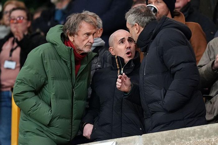 Lập trường của MU về việc sa thải Messi trong kinh doanh