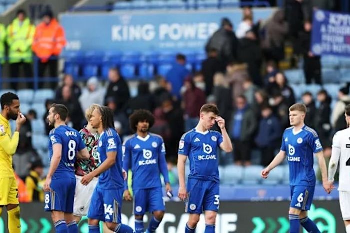 Leicester City trước nguy cơ rớt xuống hạng Ba: Bi kịch 10 năm từ đỉnh cao Premier League