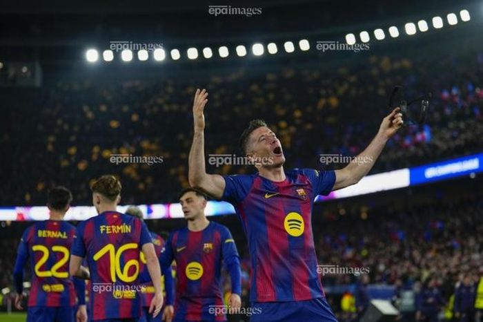 Lewandowski chính thức xô đổ kỷ lục của Messi