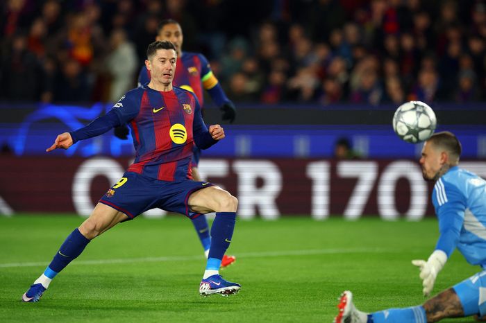 Lewandowski tái hiện thành tích của Messi