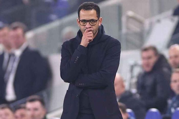 Liam Rosenior và sự sụp đổ tại Chelsea: Kết cục từ chuỗi trận tệ nhất sau hơn một thế kỷ