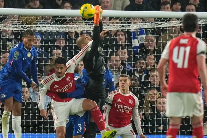 Liên tiếp sai lầm trước Arsenal, CĐV Chelsea đòi bán ngay thủ thành Sanchez