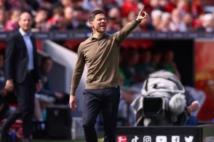 Liverpool bí mật đàm phán Xabi Alonso, HLV Slot đứng trước nguy cơ sa thải