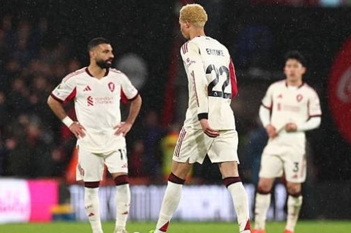 Liverpool gục ngã phút bù giờ, đứt mạch 13 trận bất bại tại Premier League