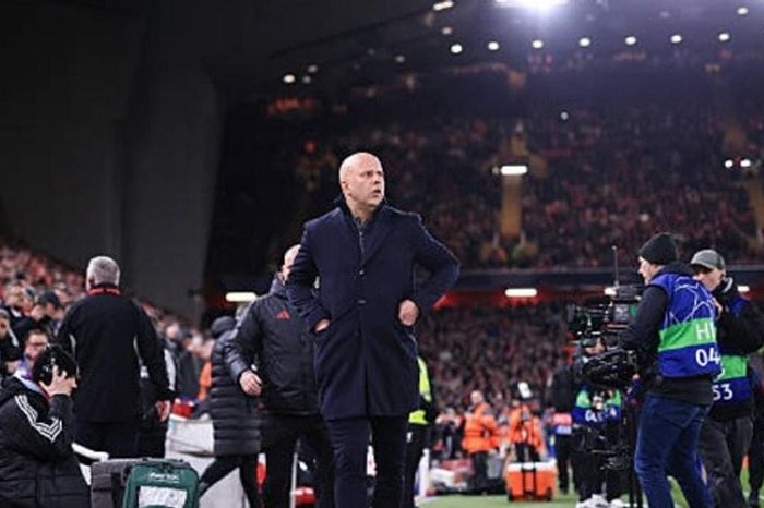 Liverpool mất Frimpong trước đại chiến Newcastle: Bài toán nan giải của Arne Slot