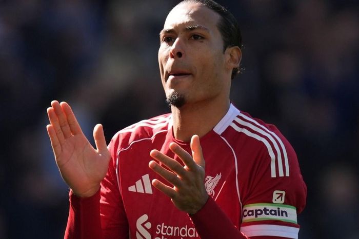 Liverpool ngã ngựa, MU vững vàng trong top 4