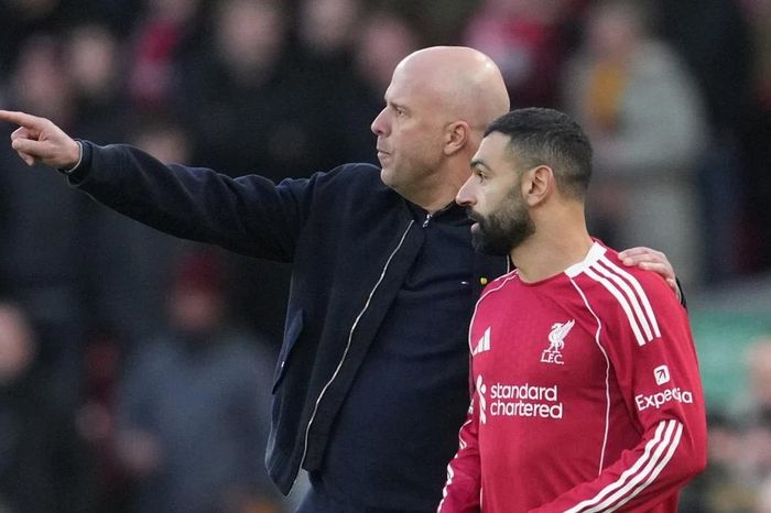 Liverpool nhận hung tin ở 'đại chiến' Man City và PSG