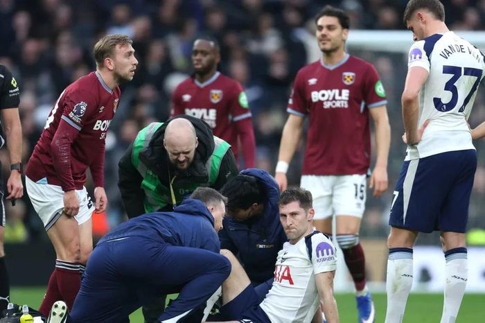 Loạt kết quả bất ngờ tại vòng 22 Ngoại hạng Anh