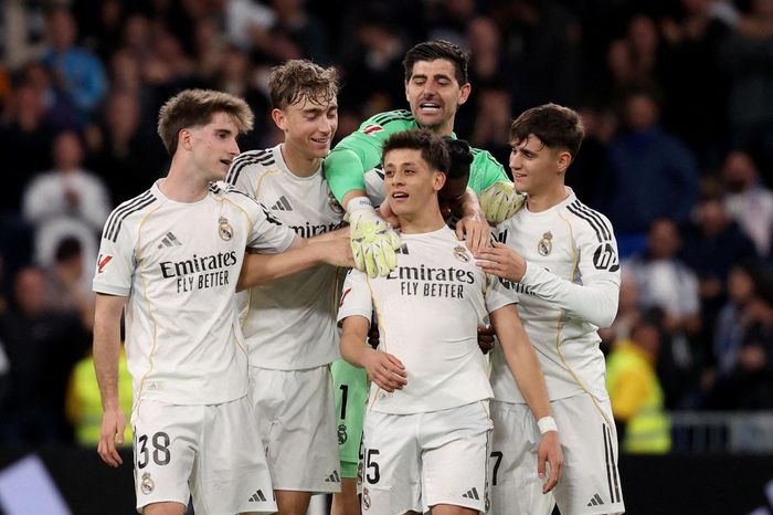 Luật mới mở đường cho Real Madrid tung 'măng non'
