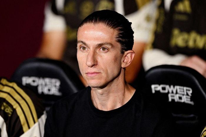 Lý do HLV Filipe Luis bị sa thải dù vừa thắng 8-0