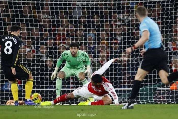 Lý do MU rộng cửa vô địch Ngoại hạng Anh