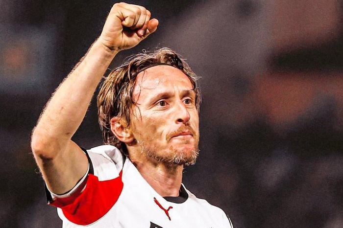 Maignan sai lầm, Rafael Leao giải cứu Milan