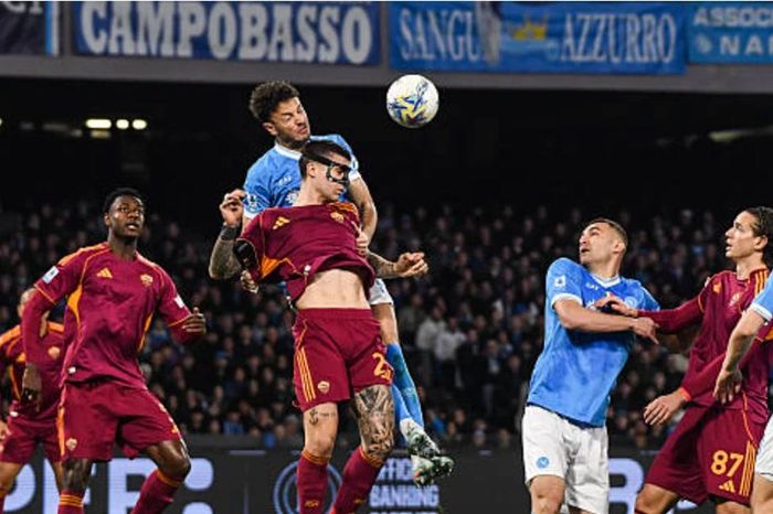 Malen rực sáng, Roma buộc Napoli chia điểm trên sân nhà