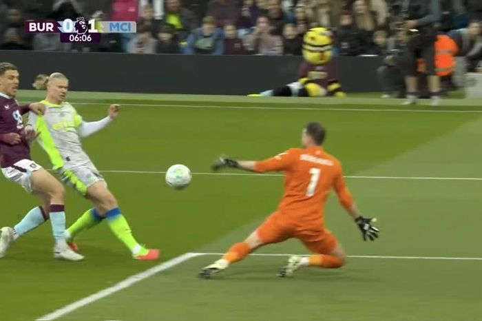 Man City chiếm đỉnh bảng, tạo bước ngoặt cuộc đua vô địch