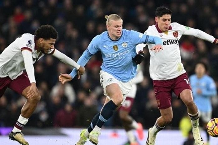 Man City đặt niềm tin vào Rayan Cherki trong trận chiến sống còn với West Ham