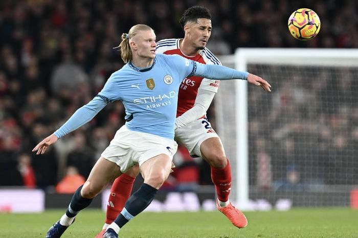 Man City khó từ chối 'món quà' Ngoại hạng Anh từ Arsenal