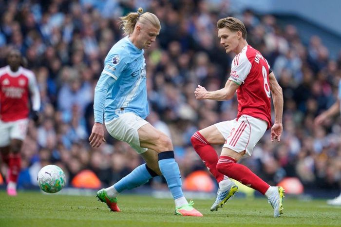 Man City thắng Arsenal, cuộc đua đến chức vô địch trở nên kịch tính!