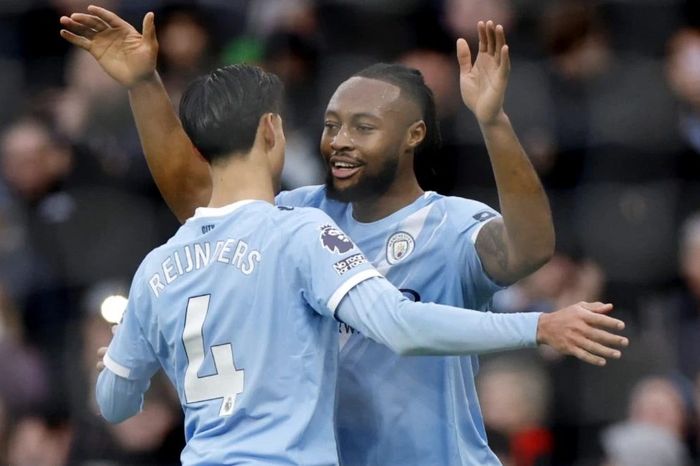 Man City thắng dễ, Liverpool nhận thất bại trên sân khách