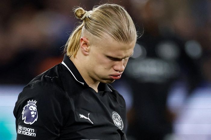 Man City trả giá vì Haaland sa sút