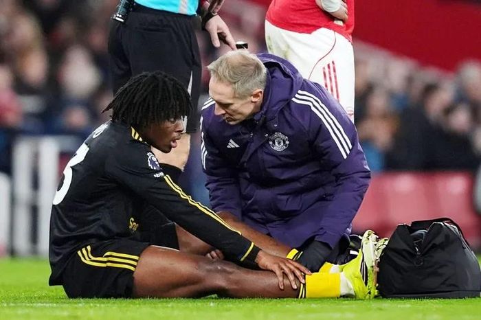Man United choáng khi chấn thương gân kheo khiến Dorgu phải nghỉ 10 tuần