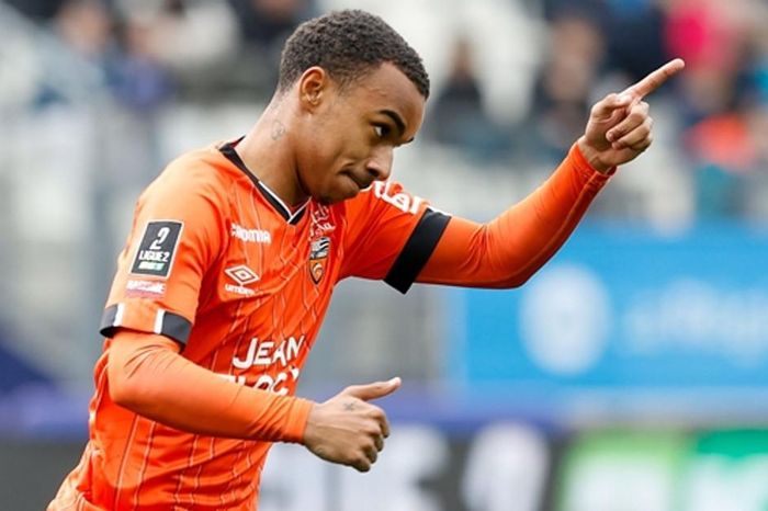 Man United quyết đấu Man City vì truyền nhân Wayne Rooney giá 69 triệu bảng