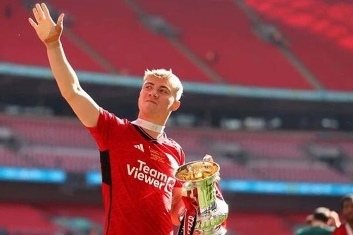 Man United sắp thanh lý hàng loạt cầu thủ?