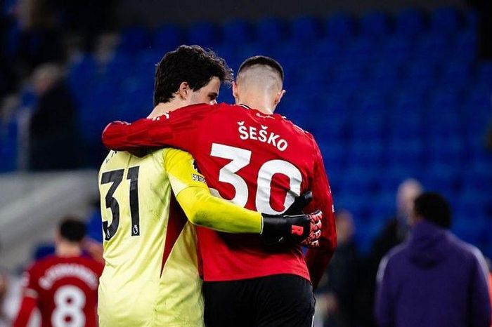 Man Utd áp sát top 3 Ngoại hạng Anh nhờ sự bùng nổ của Sesko và Lammens