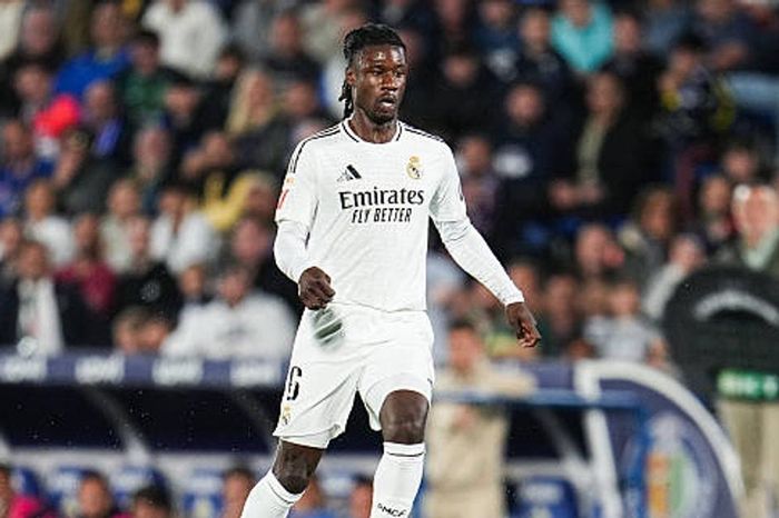 Man Utd chi 120 triệu euro chiêu mộ bộ đôi Eduardo Camavinga và Nico Paz từ Real Madrid