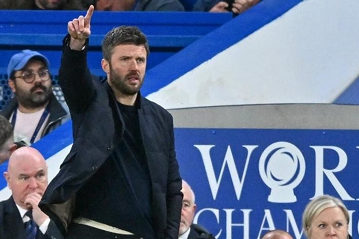 Man Utd chỉ cách vé Champions League 4 điểm sau thất bại của Chelsea