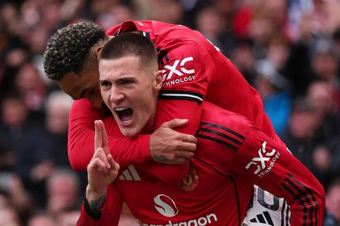 Man Utd đã mở toang cánh cửa dự Champions League