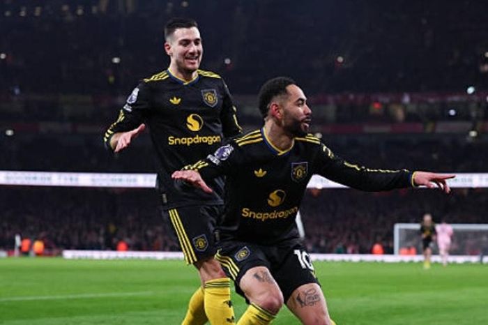 Man Utd ngược dòng thắng Arsenal 3-2: Phép màu của Michael Carrick tại Emirates