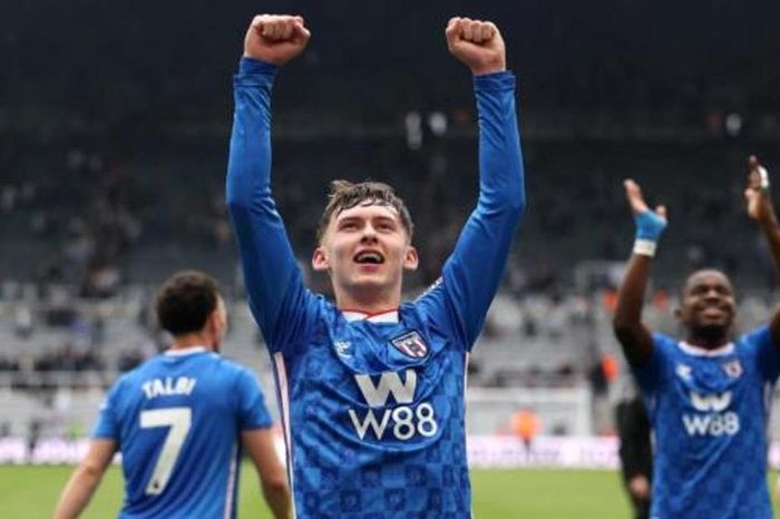 Manchester United tái khởi động thương vụ Chris Rigg sau màn trình diễn chói sáng tại Derby Tyne-Wear