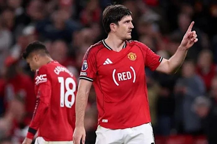 Manchester United thắng Brentford 2-1: Harry Maguire rực sáng đưa Quỷ đỏ sát cửa Champions League
